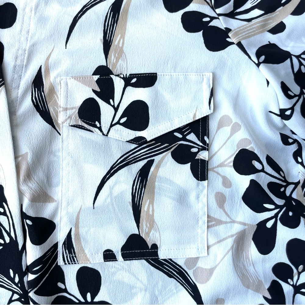 White House Black Market Black and White Floral Blouse Size XS - Picture 7 of 12